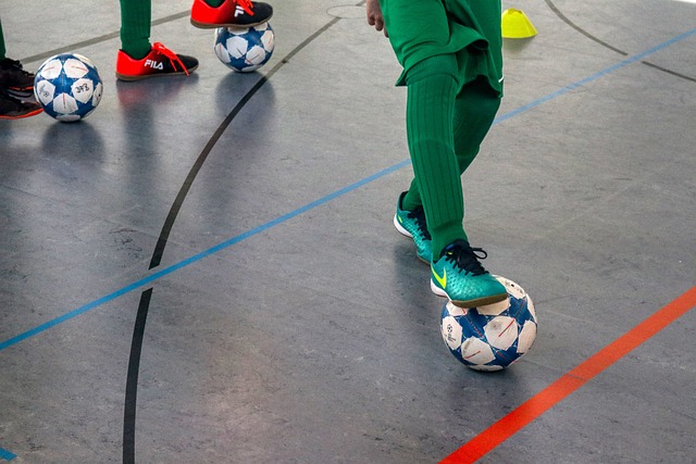 英超争五比争冠精彩！切尔西形势不妙 曼联热刺依仗欧联.