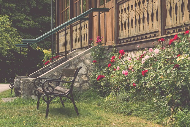 第二次参加武汉马拉松的俄罗斯选手阿辽沙，背着15公斤装备，里面有音响和俄罗斯音乐，沿路可以放音乐，方便给跑友放音乐分礼物.